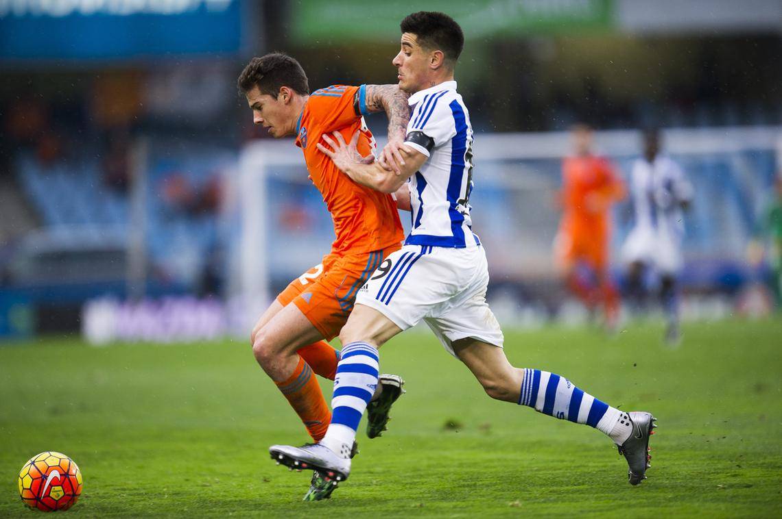 赛前葡超焦点战；马德里竞技绝杀压哨；媒体盛赞；控场能力受关注(巴萨vs本菲卡比赛回放)