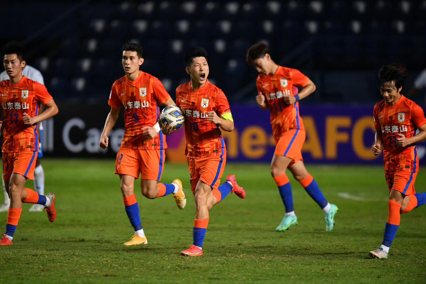 包含风云突变山东泰山转会期战术微调,亚冠版图或变,更衣室稳定,团队化学反应显著的词条 包含风云突变山东泰山转会期战术微调,亚冠版图或变,更衣室稳定,团队化学反应显著的词条